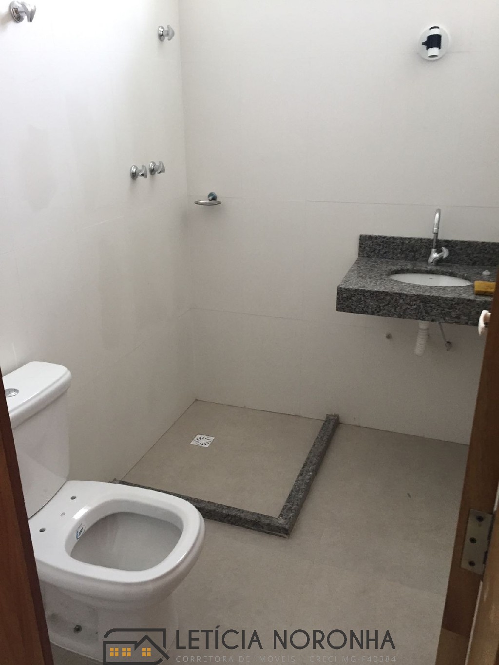 Apartamento para alugar com 2 quartos, 122m² - Foto 8