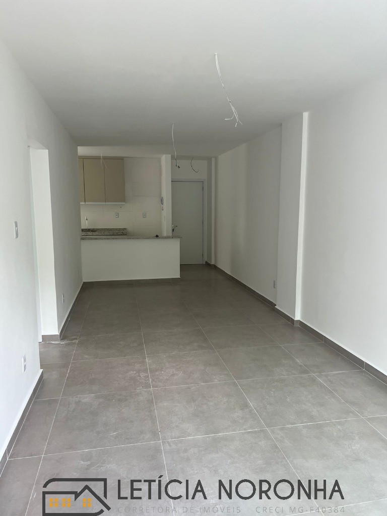 Apartamento à venda com 2 quartos, 81m² - Foto 2