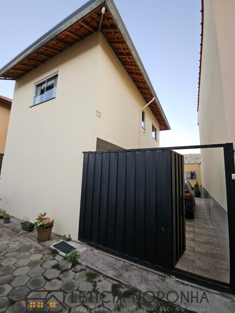 Casa à venda com 2 quartos, 90m² - Foto 1