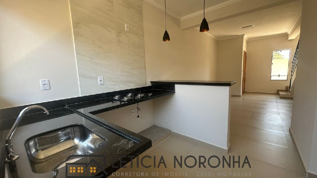 Casa para alugar com 2 quartos, 70m² - Foto 12