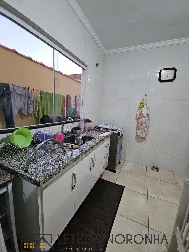 Casa à venda com 2 quartos, 90m² - Foto 7