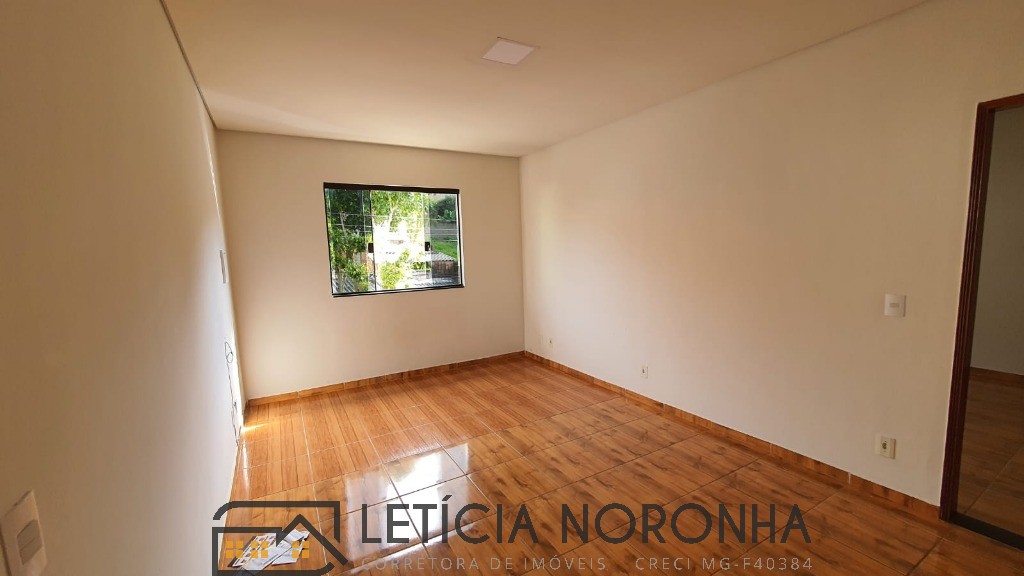 Casa à venda com 2 quartos, 92m² - Foto 3