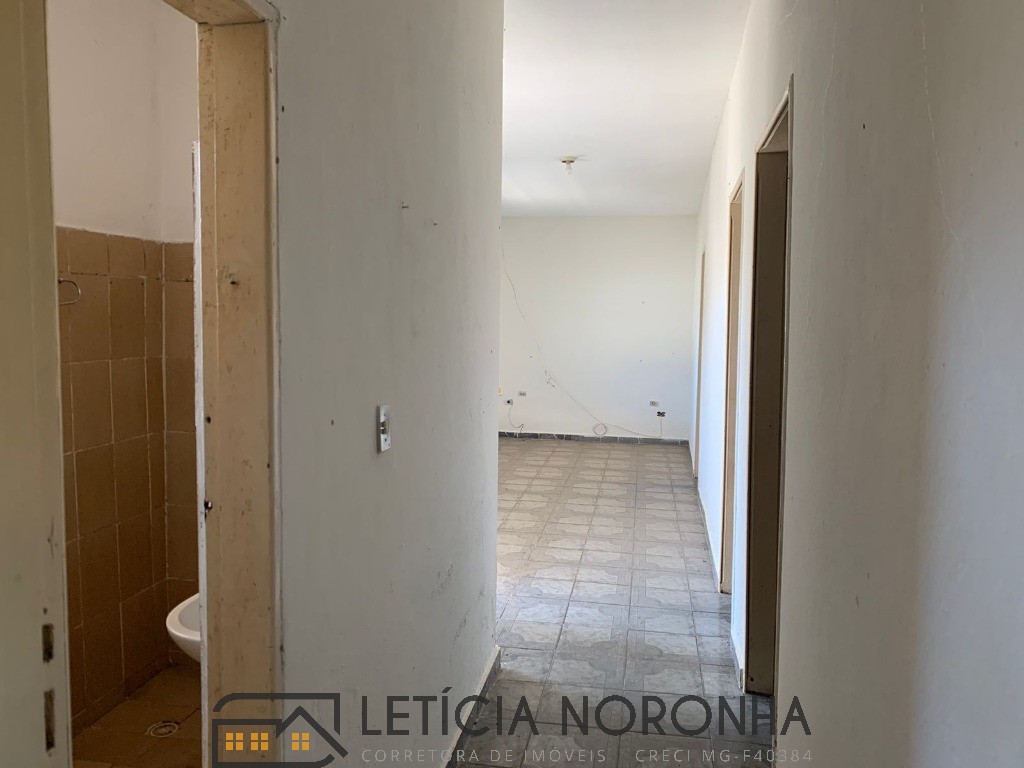 Casa à venda com 5 quartos, 173m² - Foto 11