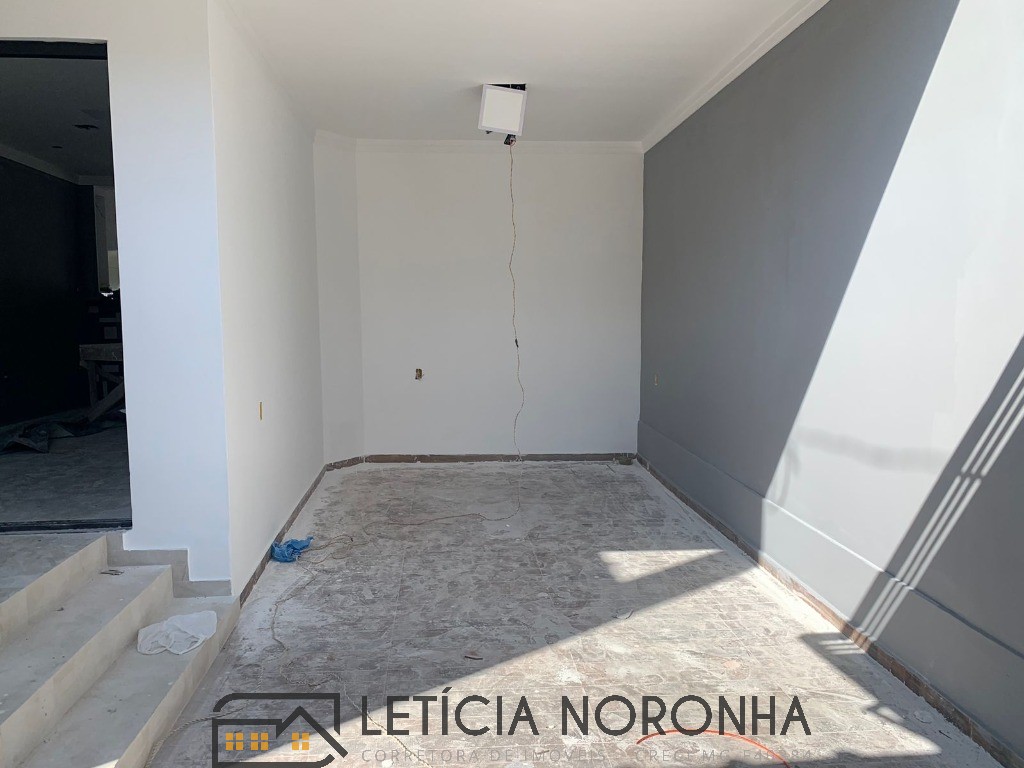 Casa à venda com 2 quartos, 140m² - Foto 4