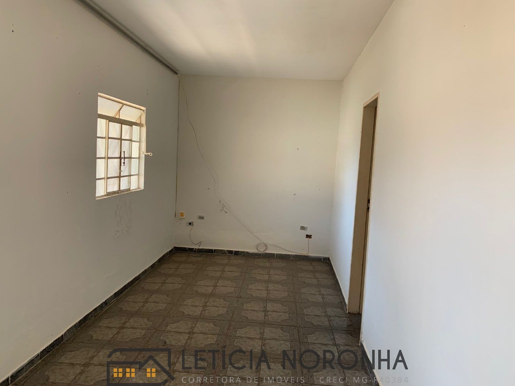 Casa à venda com 5 quartos, 173m² - Foto 8