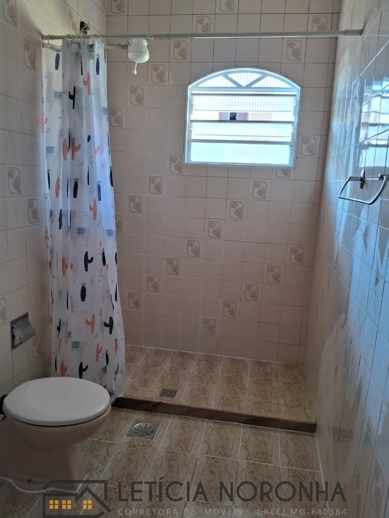 Casa à venda com 5 quartos, 215m² - Foto 22