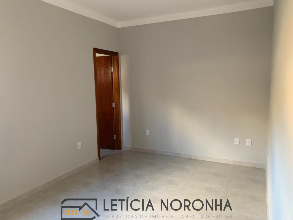 Casa à venda com 2 quartos, 95m² - Foto 13