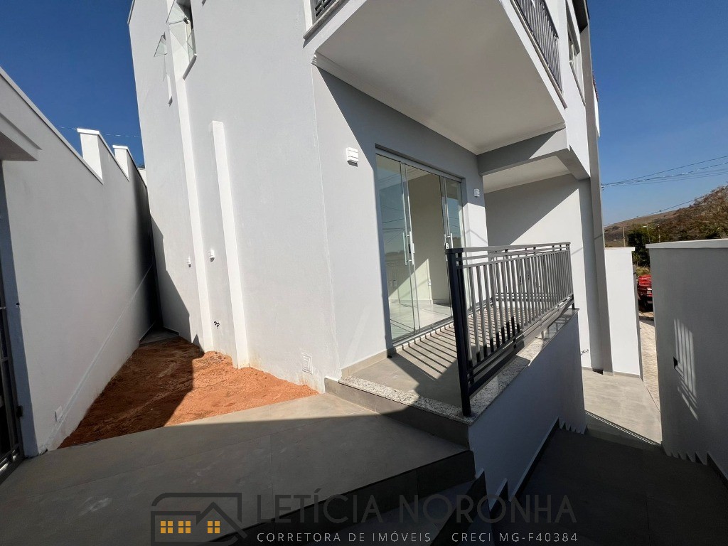 Casa à venda com 2 quartos, 125m² - Foto 3