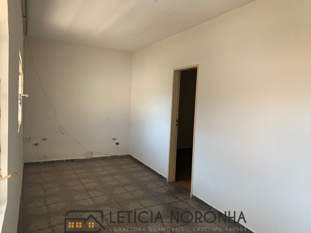 Casa à venda com 5 quartos, 173m² - Foto 7