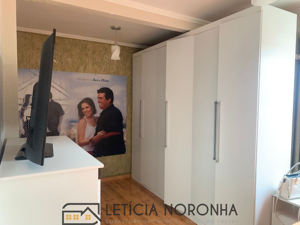 Casa à venda com 2 quartos, 83m² - Foto 11