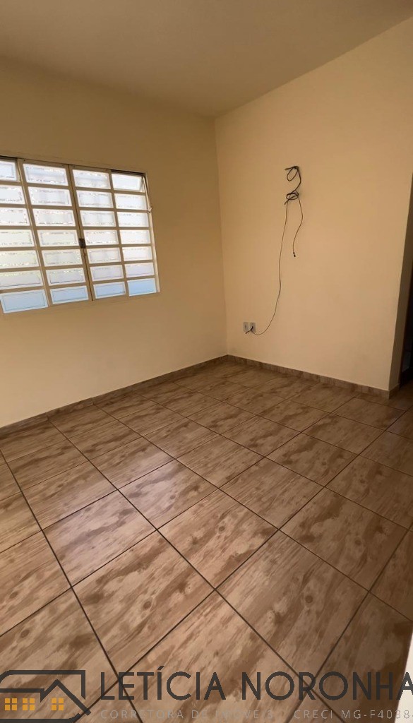 Casa para alugar com 2 quartos - Foto 1