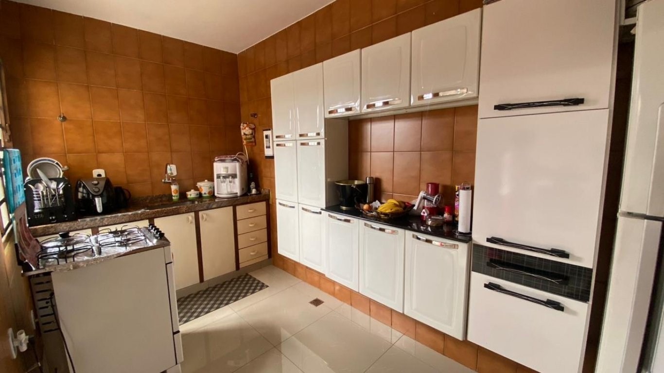 Casa à venda com 5 quartos, 362m² - Foto 18