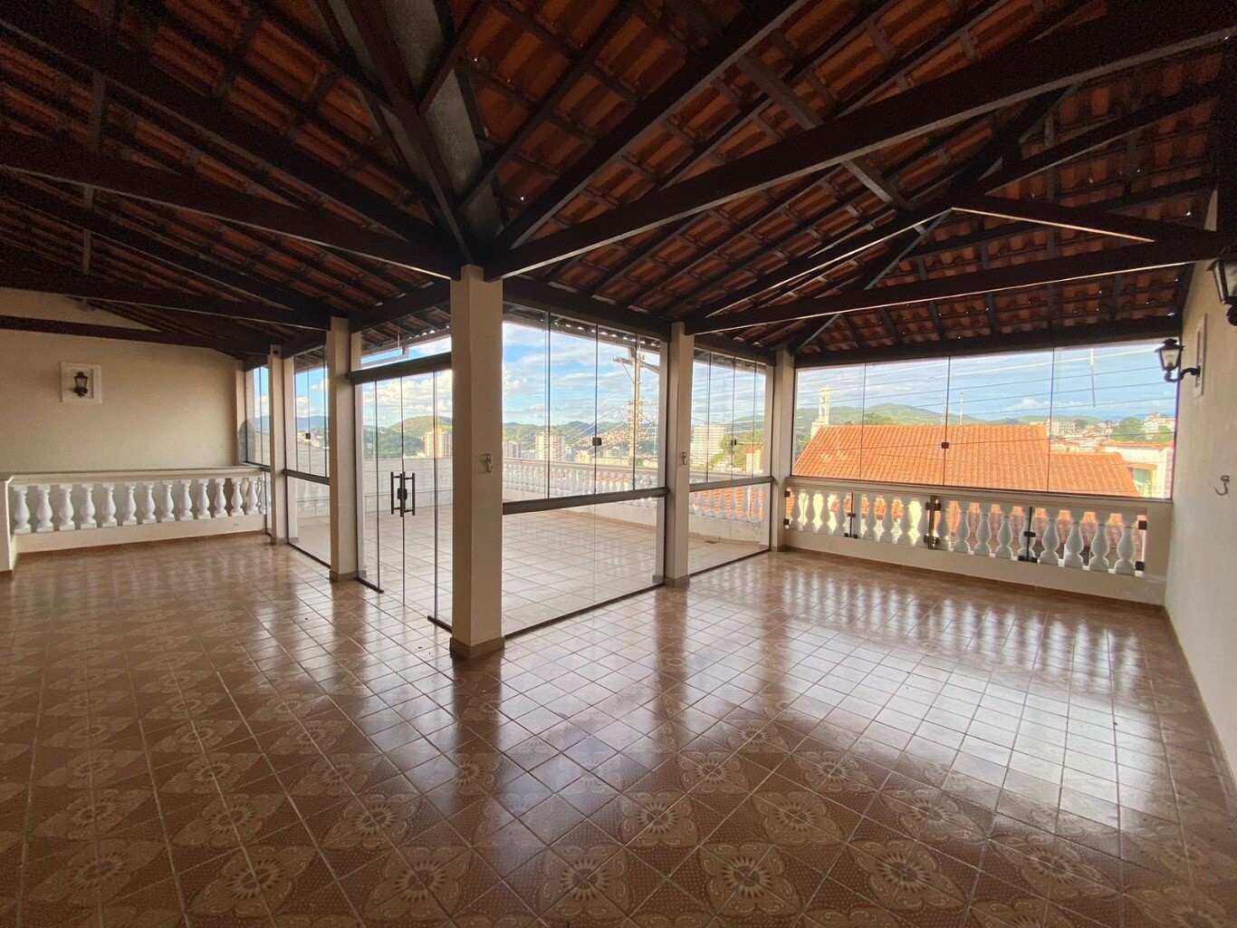 Casa à venda com 6 quartos, 270m² - Foto 19