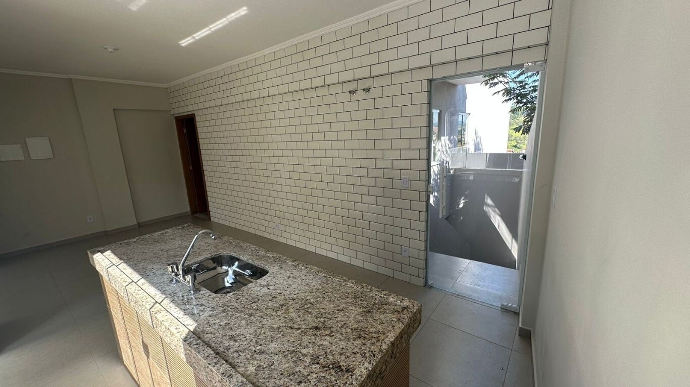 Casa à venda com 3 quartos, 174m² - Foto 8