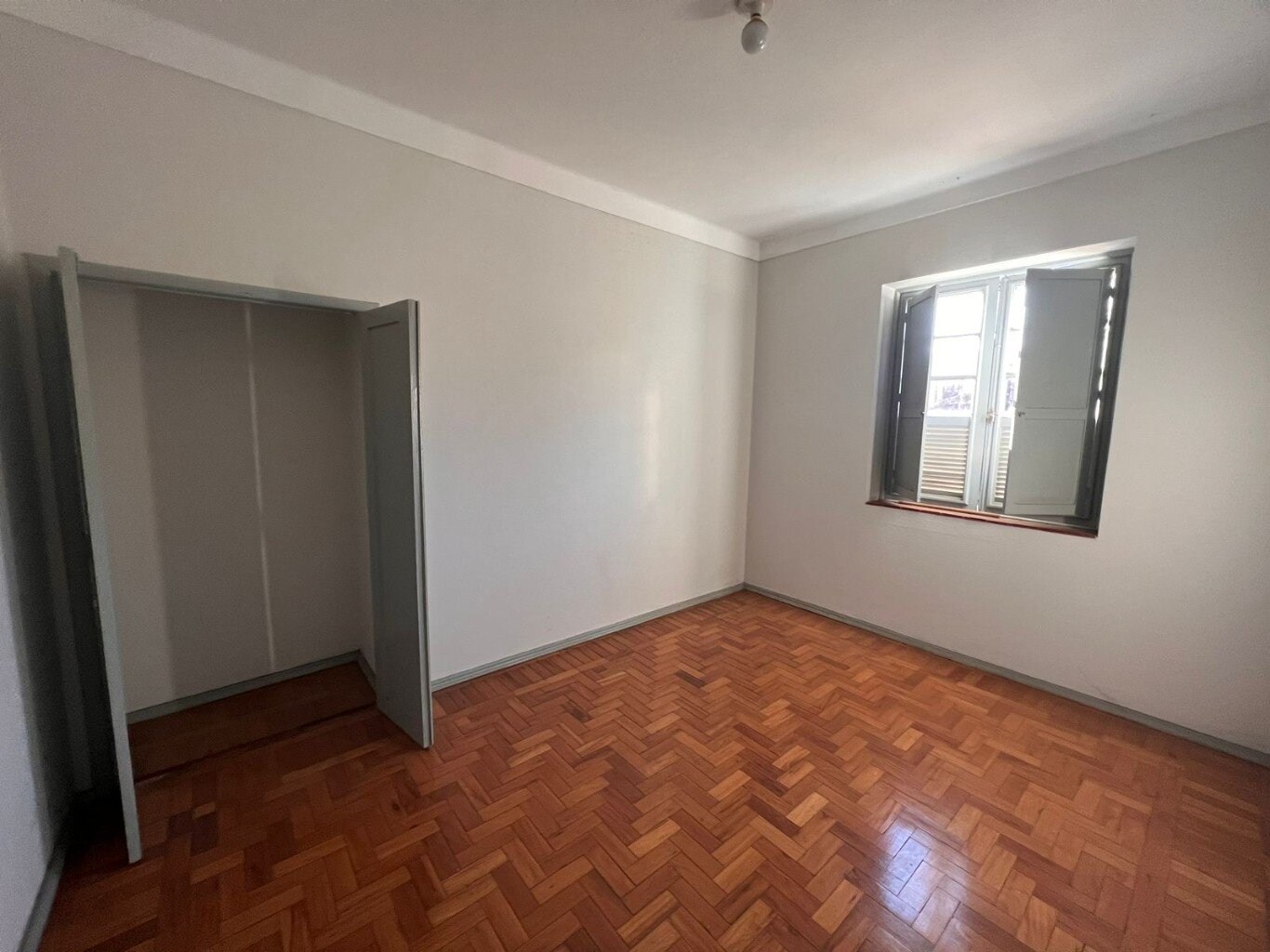 Apartamento à venda com 2 quartos, 68m² - Foto 8