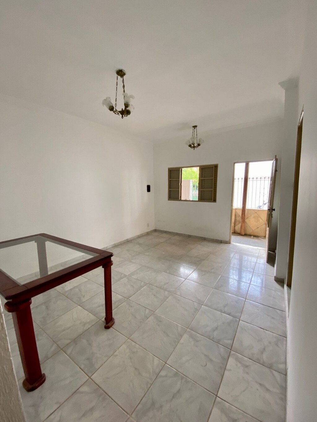 Casa à venda com 3 quartos, 80m² - Foto 1