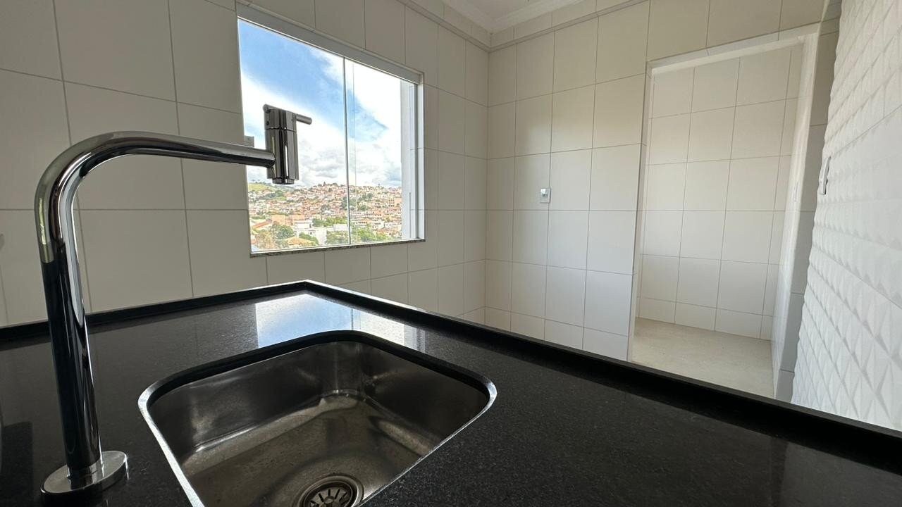 Apartamento à venda com 2 quartos, 70m² - Foto 4