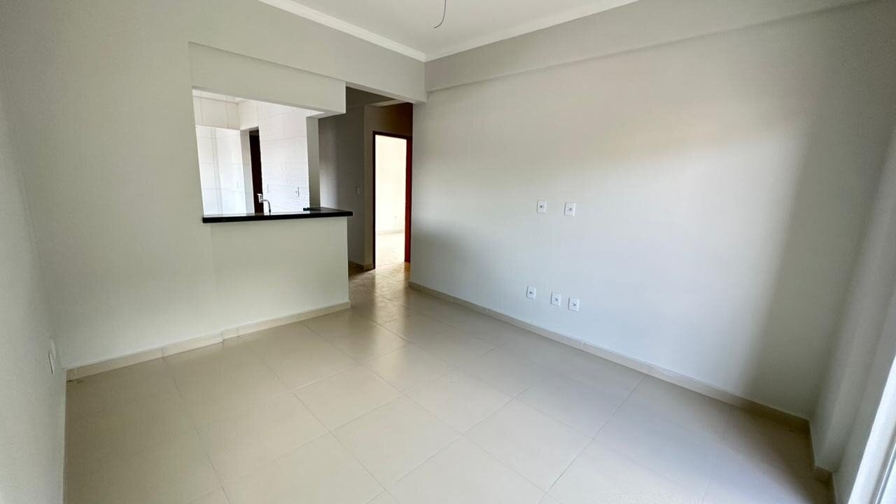 Apartamento à venda com 2 quartos, 70m² - Foto 2