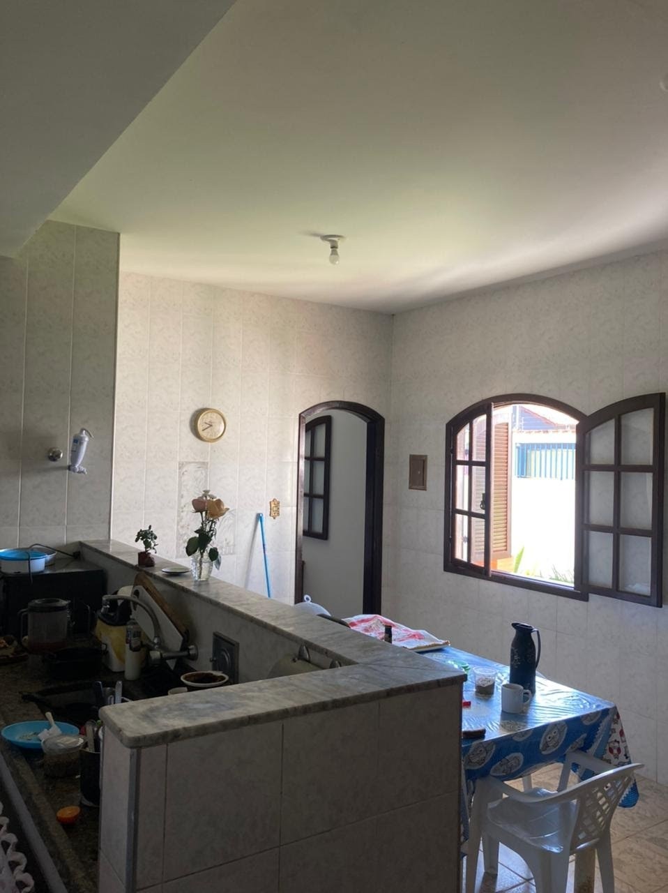 Casa à venda com 5 quartos, 300m² - Foto 1