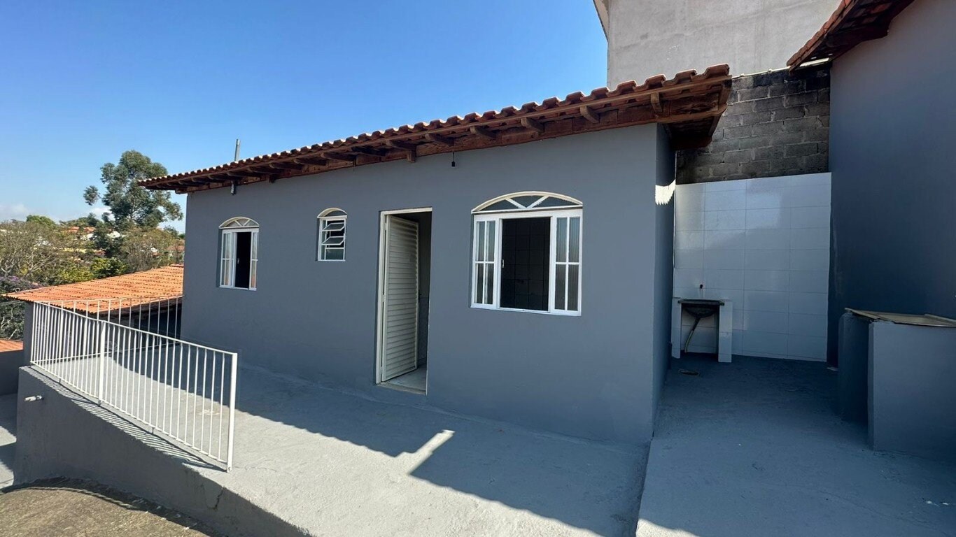 Casa à venda com 1 quarto, 31m² - Foto 2