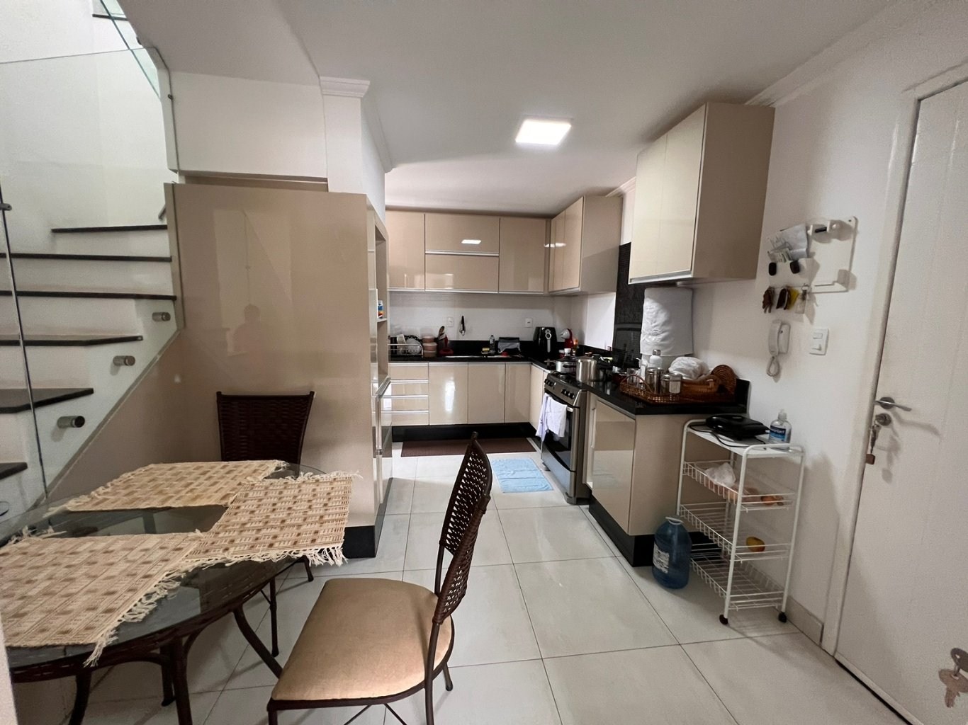 Apartamento à venda com 3 quartos, 250m² - Foto 4