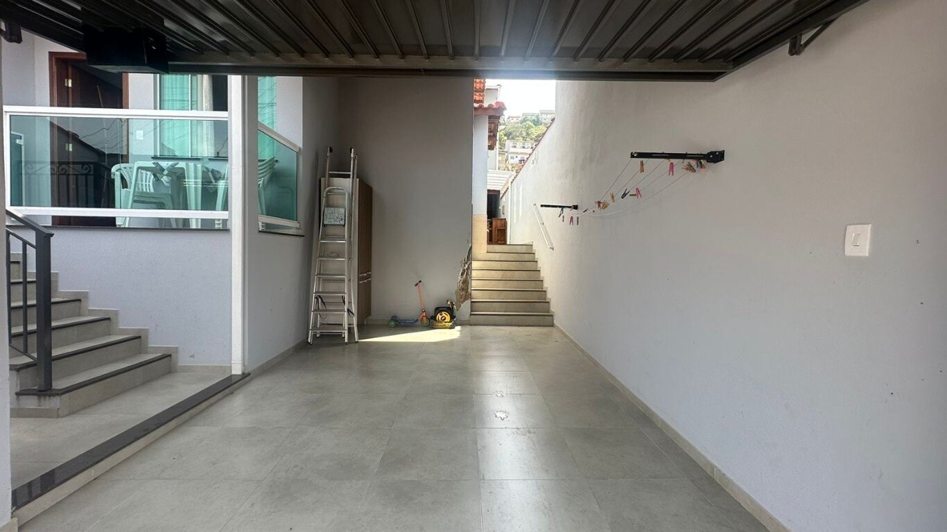 Casa à venda com 2 quartos, 135m² - Foto 2