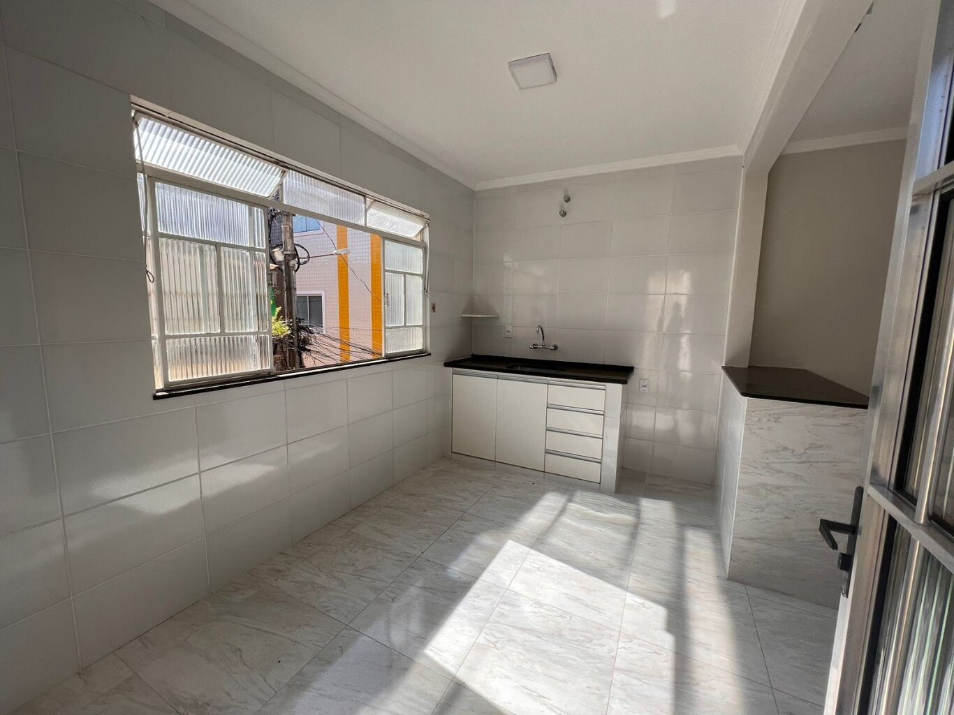 Apartamento à venda com 2 quartos, 82m² - Foto 4