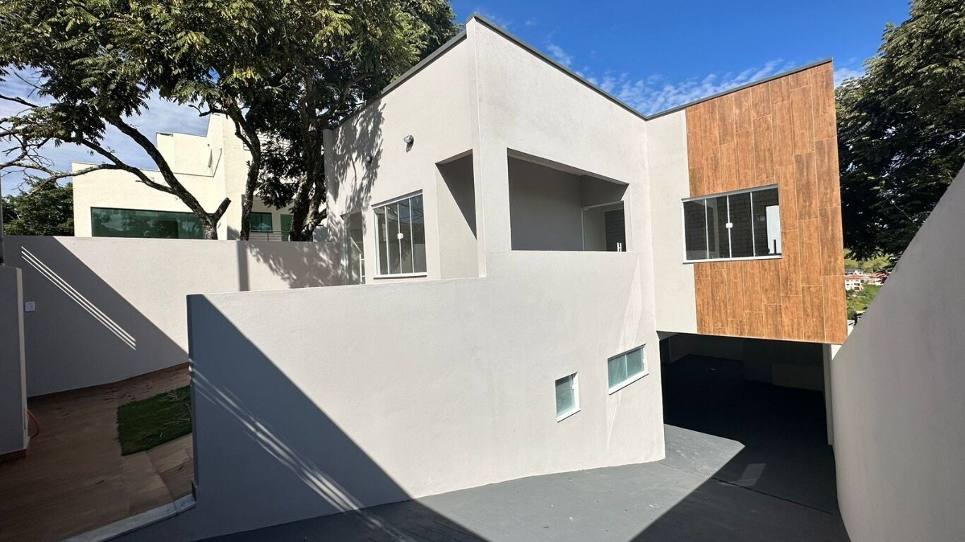 Casa à venda com 3 quartos, 174m² - Foto 2