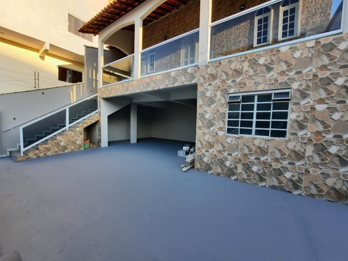 Casa à venda com 3 quartos, 200m² - Foto 1