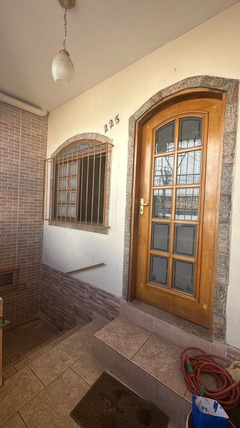 Casa à venda com 2 quartos, 87m² - Foto 2