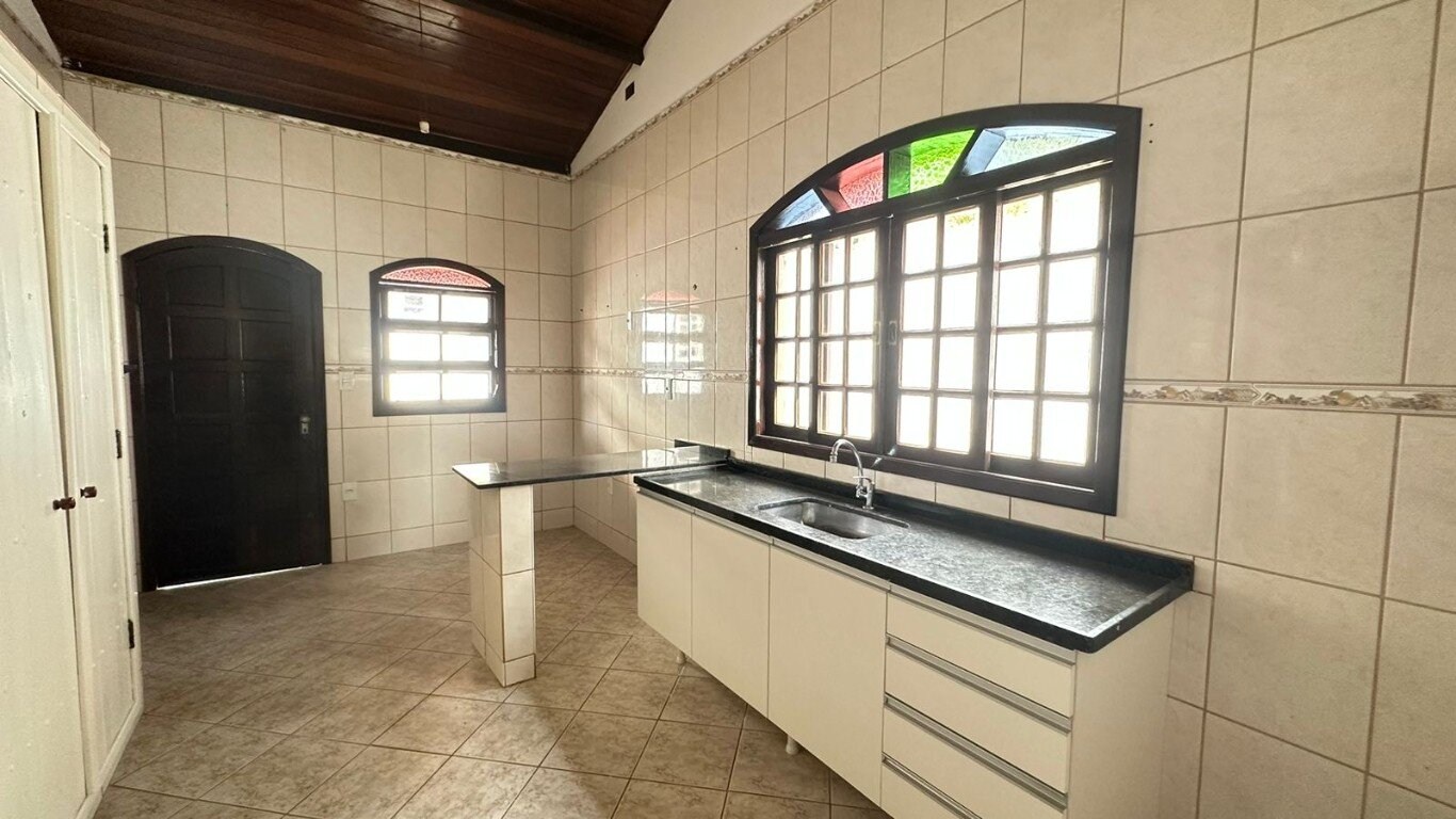 Casa à venda com 3 quartos, 198m² - Foto 17