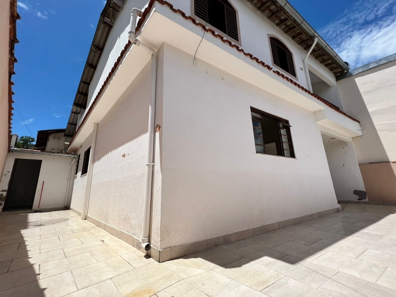 Casa à venda com 3 quartos, 161m² - Foto 2