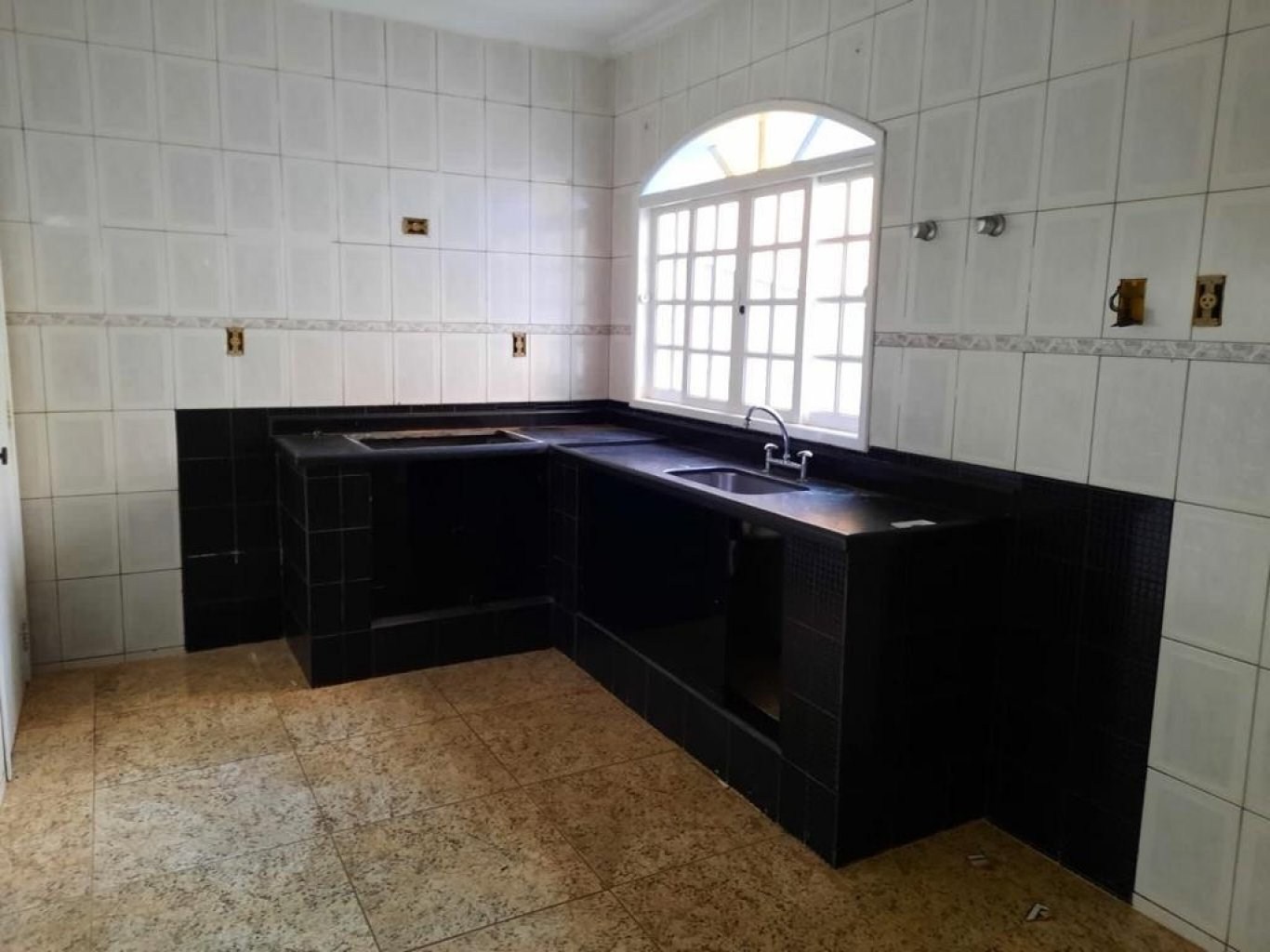 Casa à venda com 3 quartos, 200m² - Foto 9