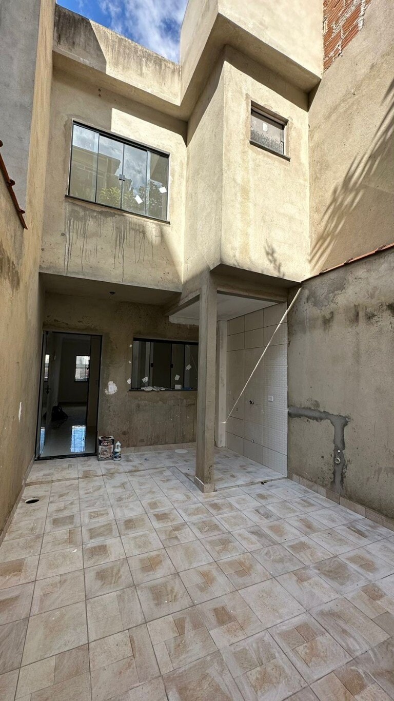 Casa à venda com 2 quartos, 70m² - Foto 9