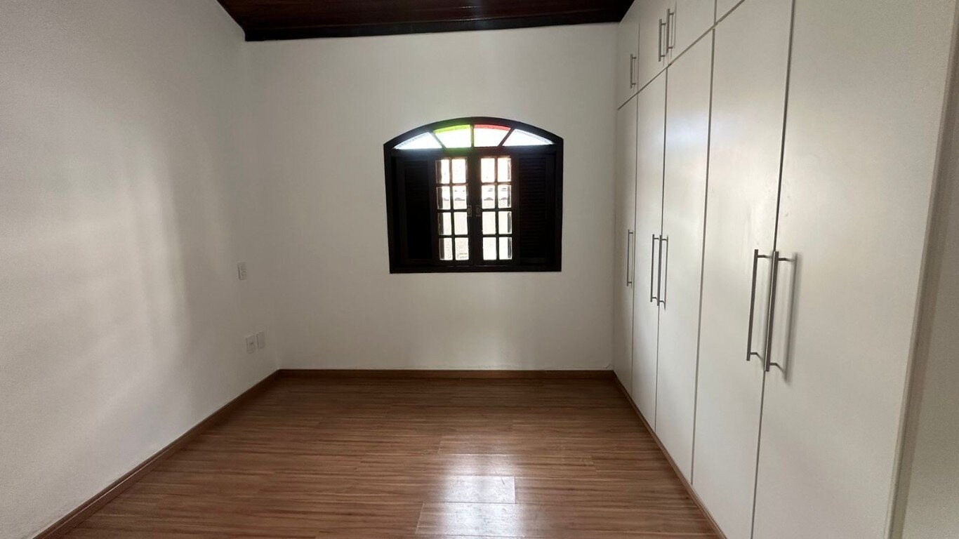 Casa à venda com 3 quartos, 198m² - Foto 8