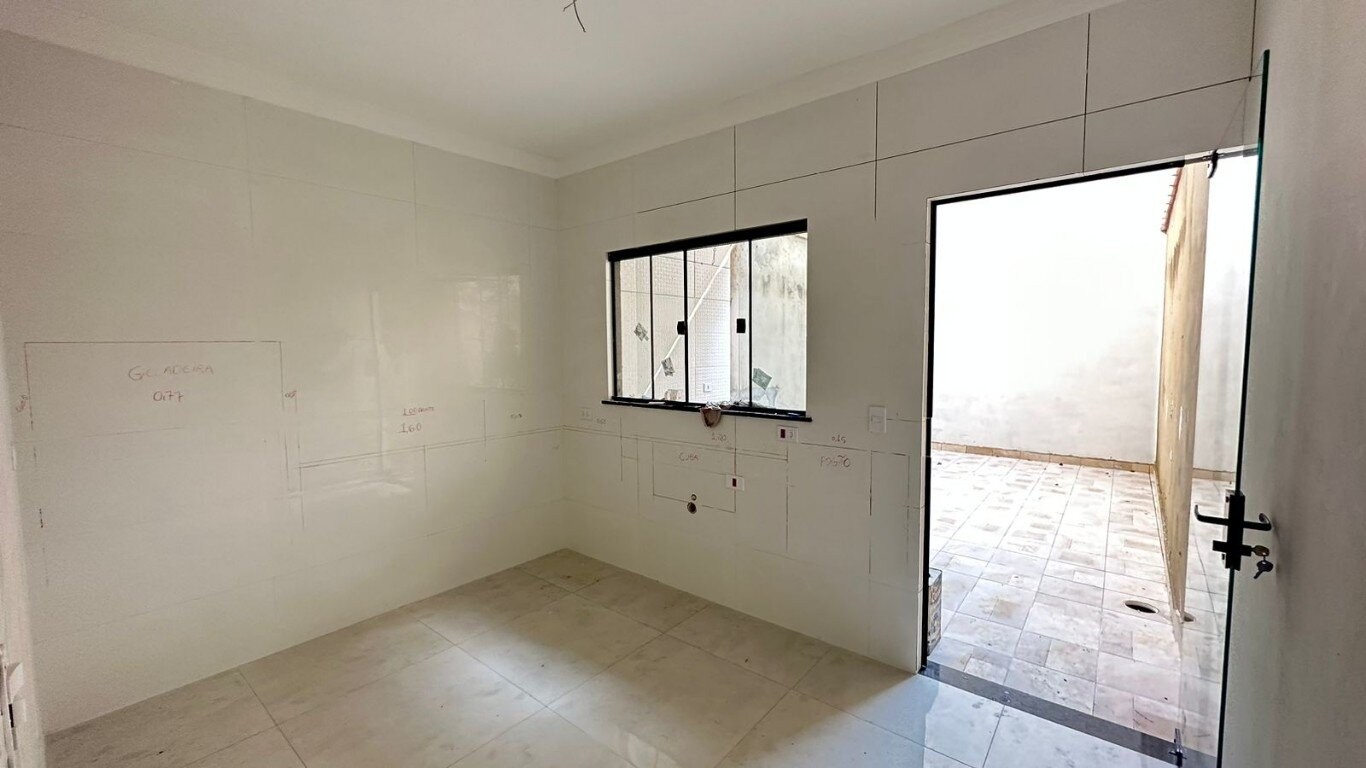 Casa à venda com 2 quartos, 70m² - Foto 7