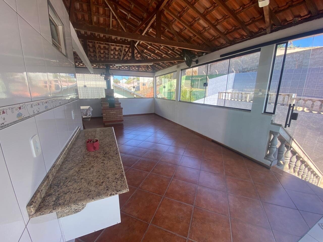 Casa à venda com 3 quartos, 226m² - Foto 11