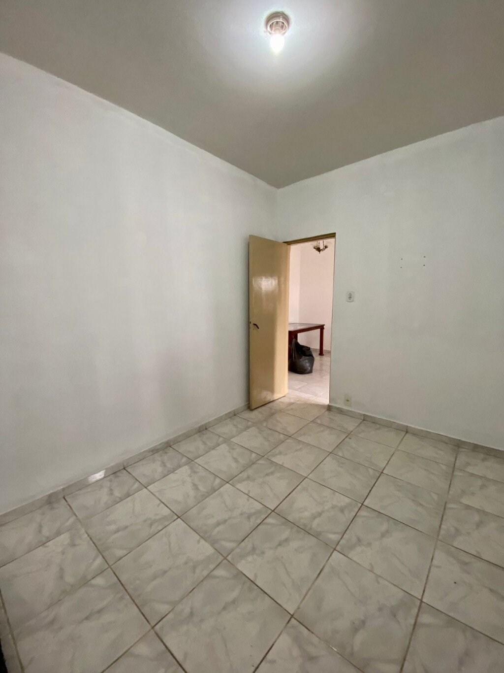 Casa à venda com 3 quartos, 80m² - Foto 2