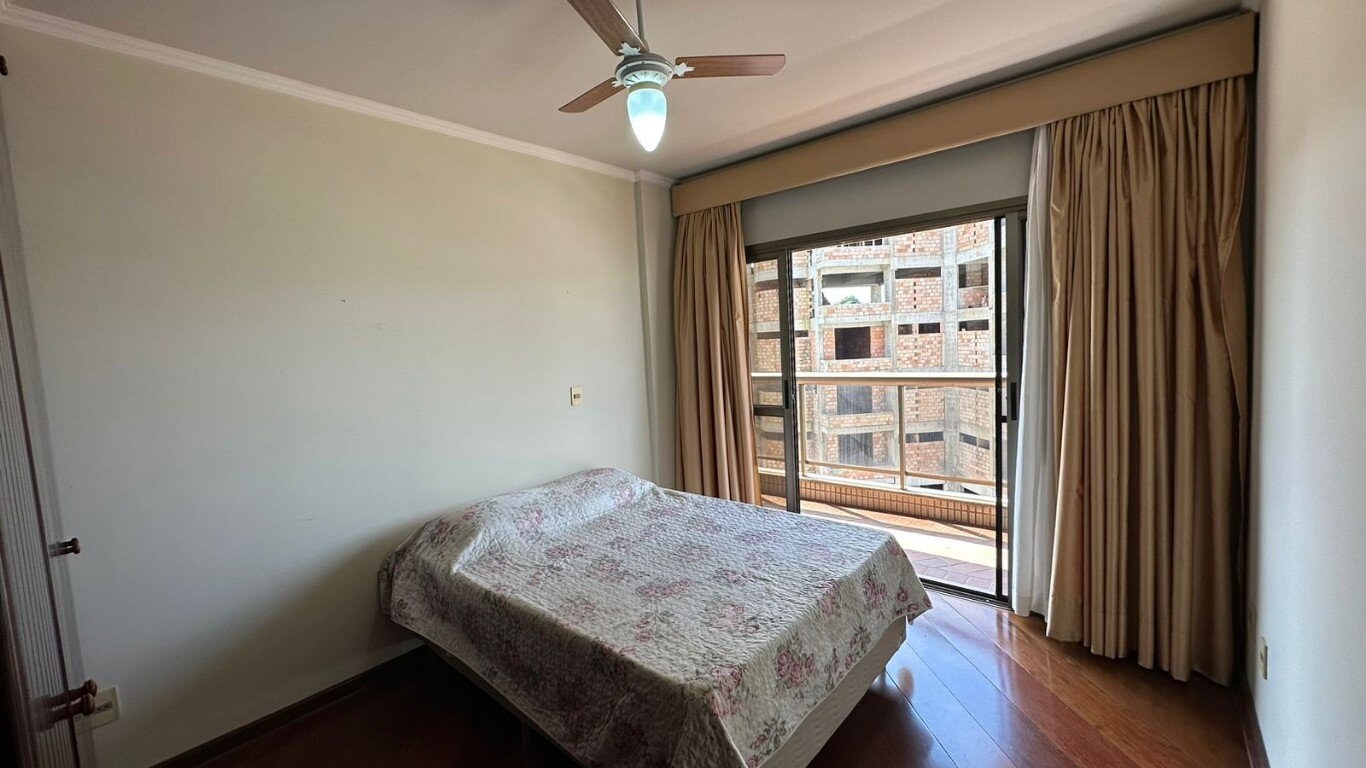 Apartamento à venda com 3 quartos, 165m² - Foto 7