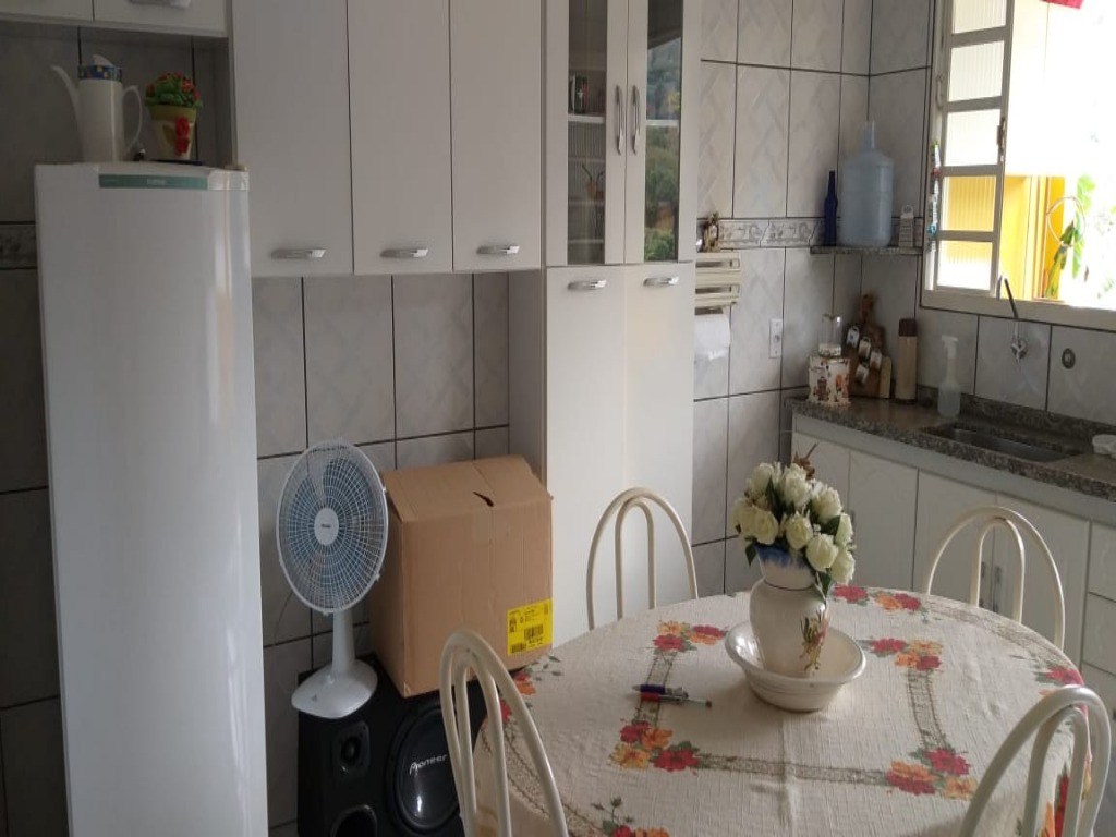 Casa à venda com 4 quartos, 150m² - Foto 17