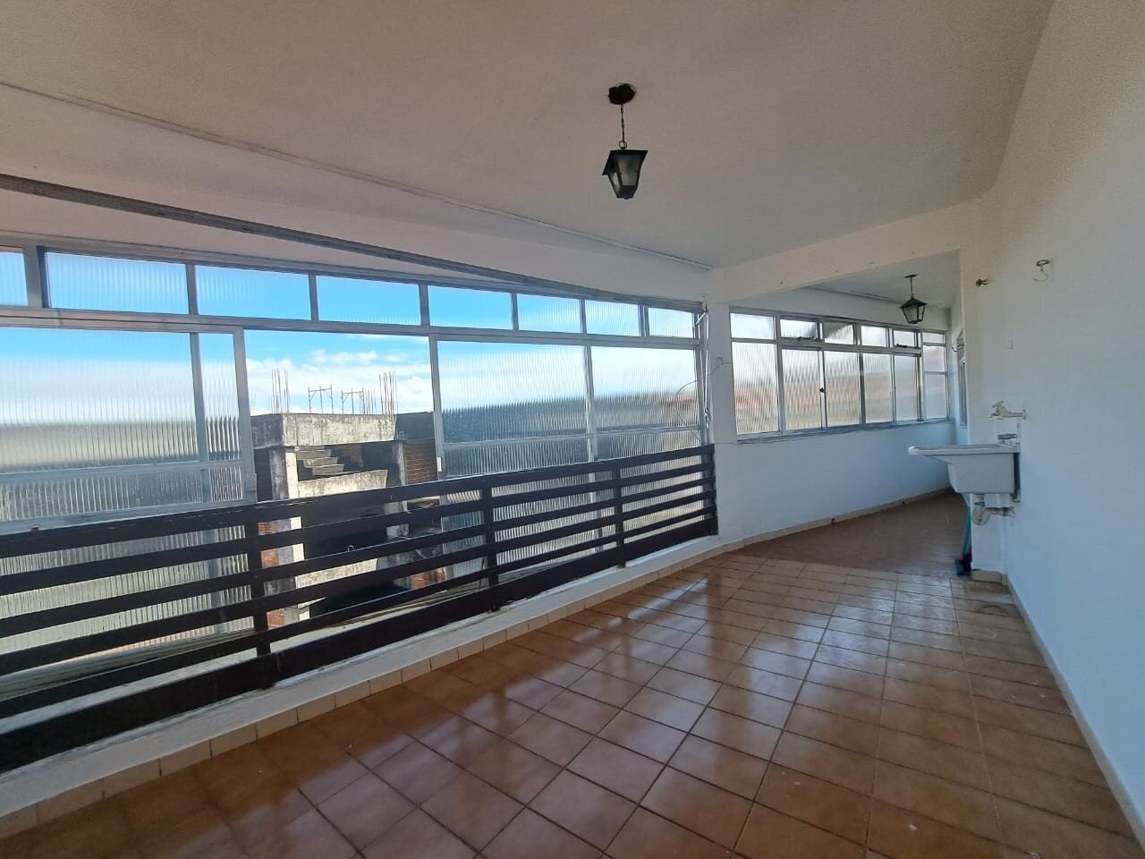 Apartamento à venda com 2 quartos, 65m² - Foto 1