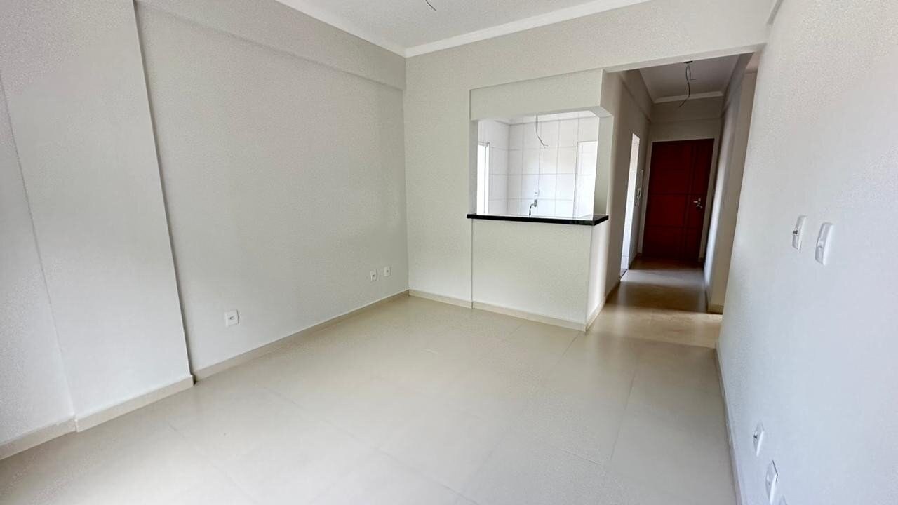 Apartamento à venda com 2 quartos, 70m² - Foto 3