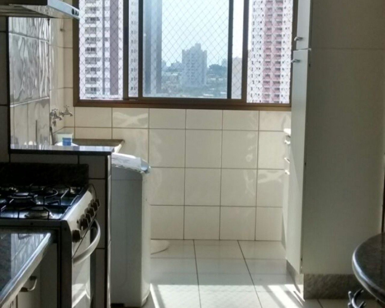 Apartamento à venda com 3 quartos, 148m² - Foto 2