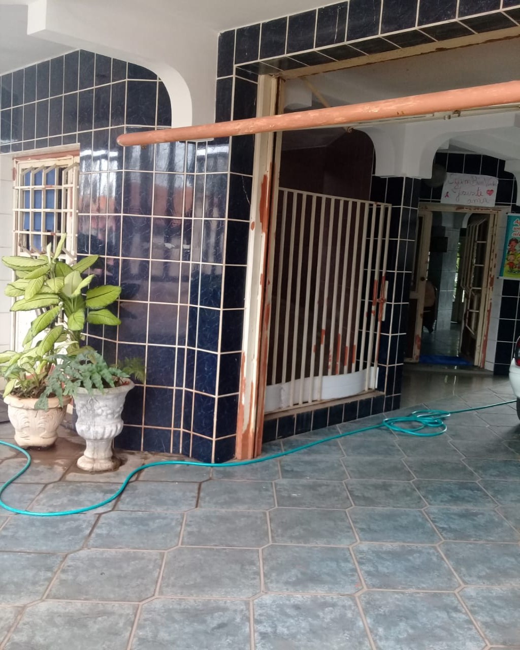 Sobrado à venda com 4 quartos, 300m² - Foto 1