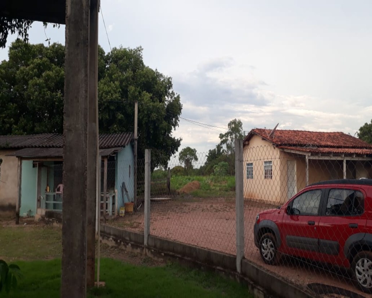 Chácara à venda com 2 quartos, 57000m² - Foto 1