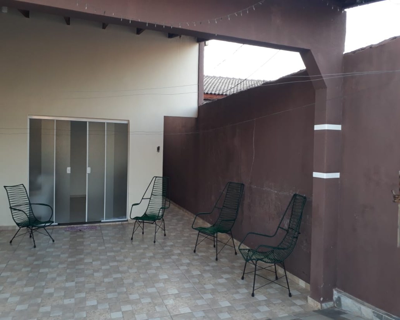 Casa à venda com 3 quartos, 187m² - Foto 2