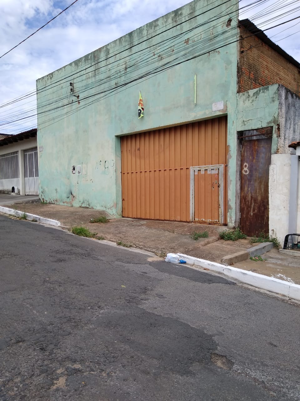 Depósito-Galpão-Armazém à venda, 213m² - Foto 1