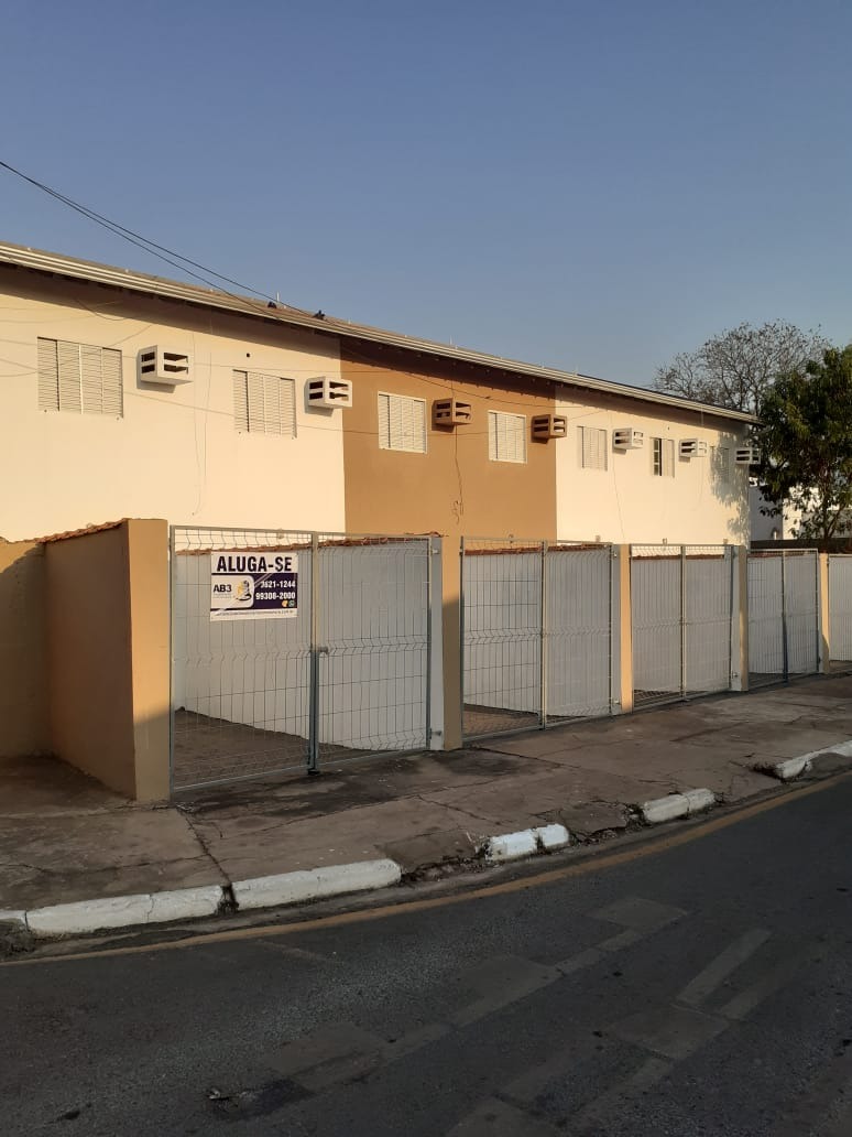 Casa para alugar com 2 quartos, 58m² - Foto 1