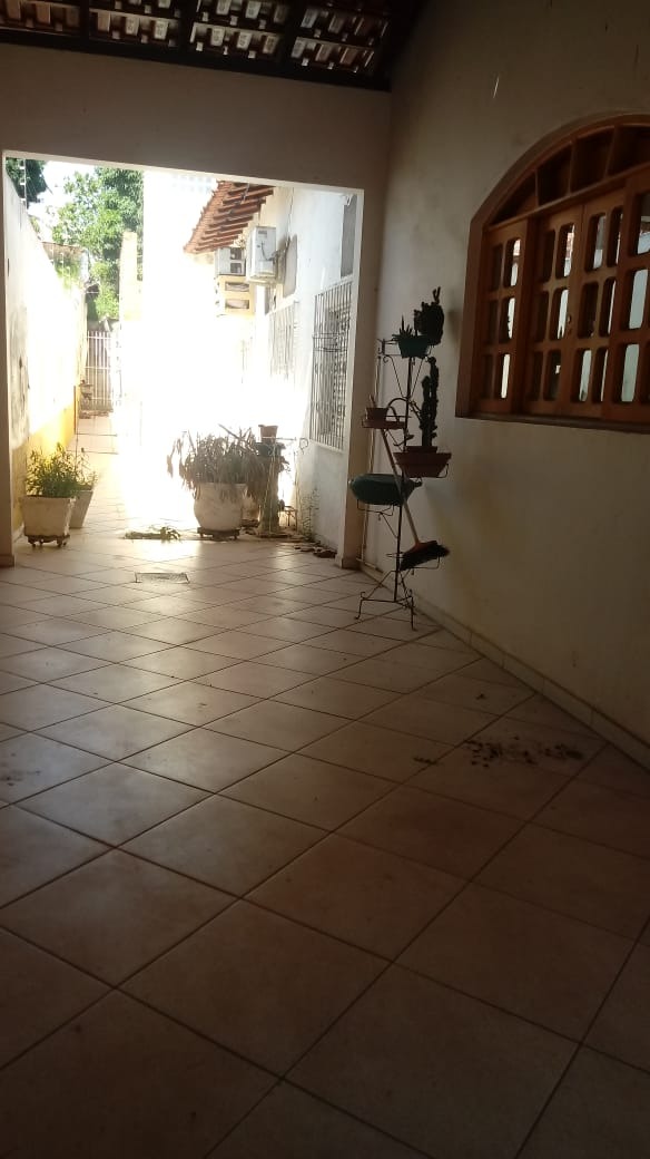 Casa à venda com 5 quartos, 308m² - Foto 2