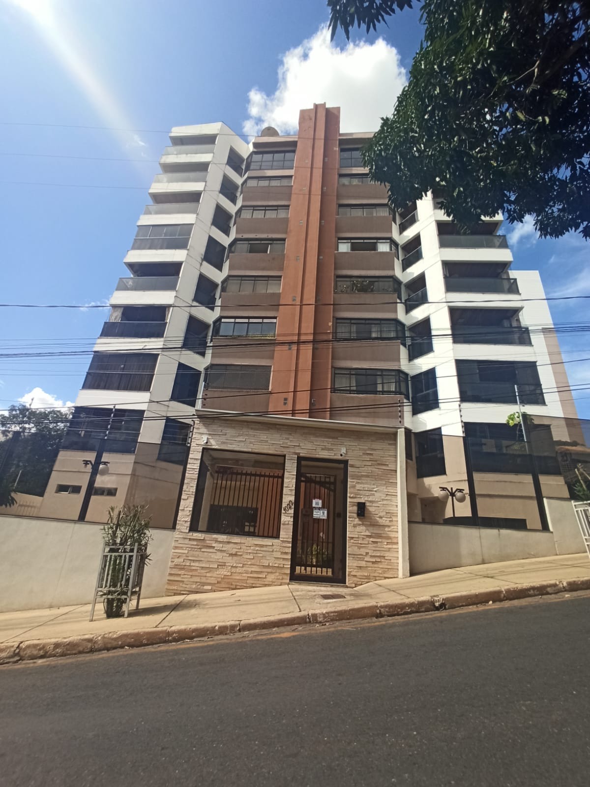 Apartamento à venda com 3 quartos - Foto 1